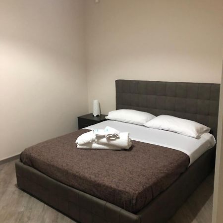 Elena Rooms Taranto Kültér fotó